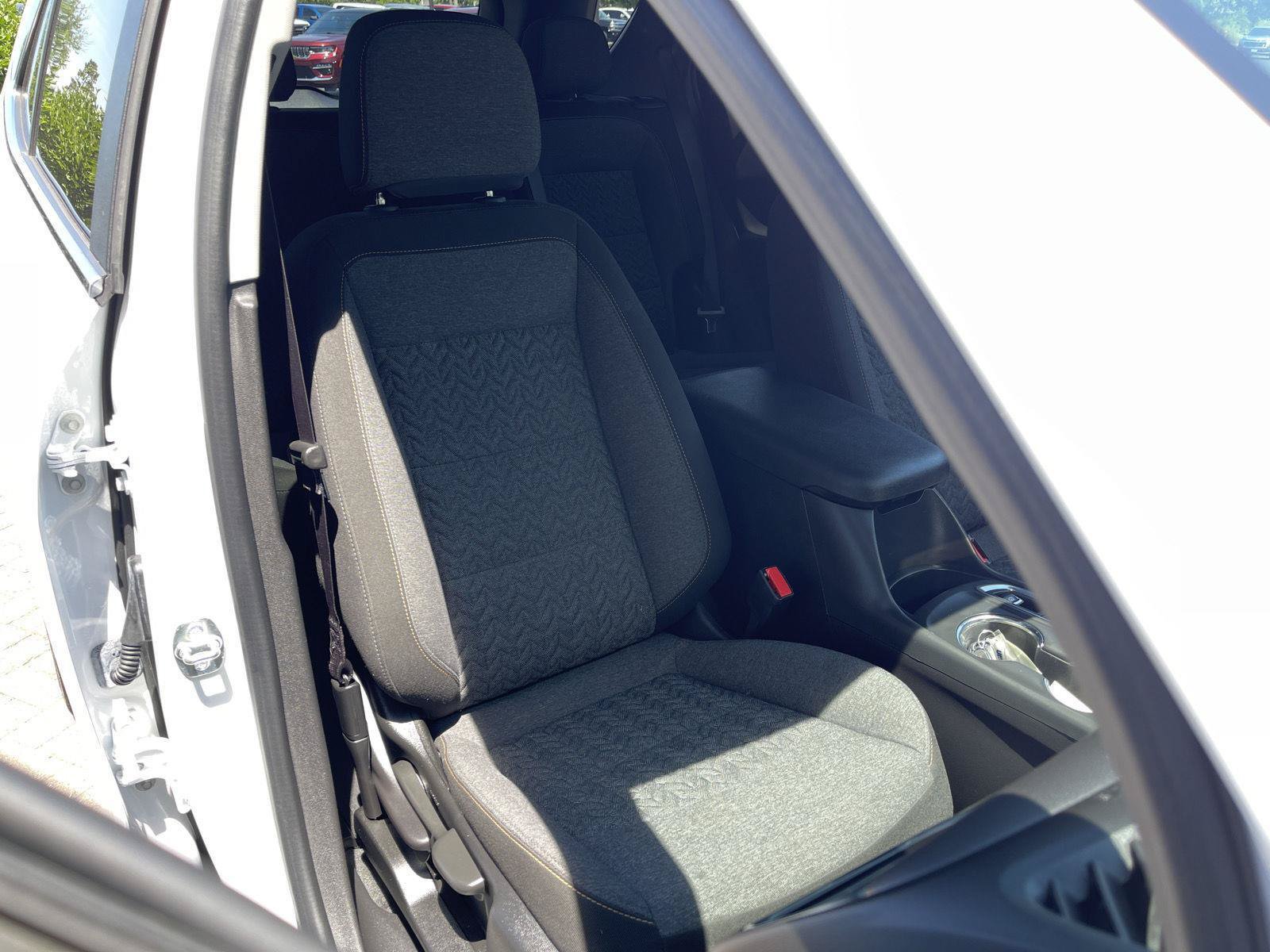 Used 2024 Chevrolet Equinox LT w/ LPO, Floor Liner Package FWD image 32