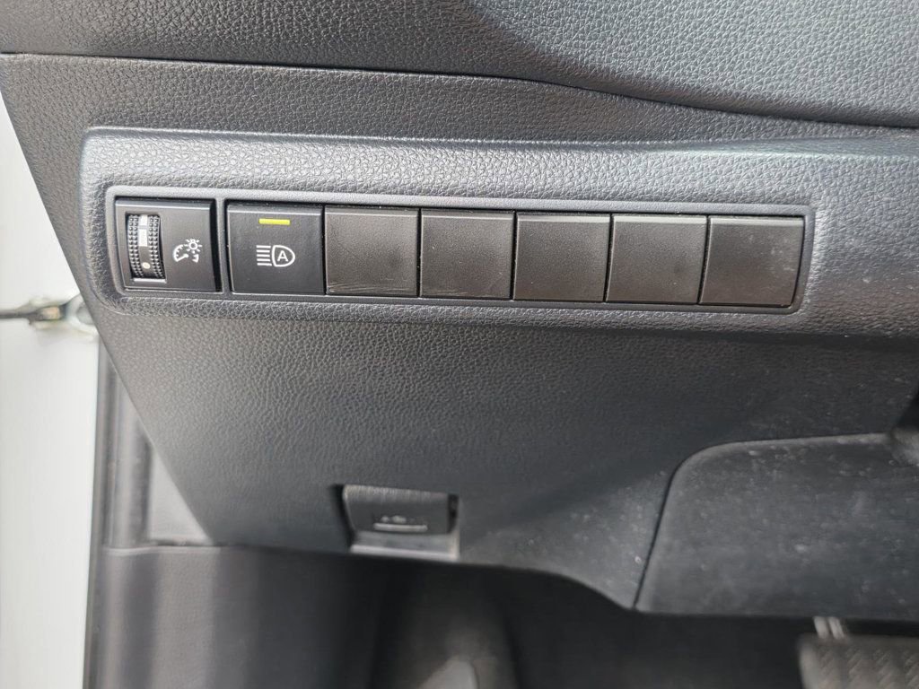 Used 2023 Toyota Corolla LE w/ LE Convenience Package FWD image 20