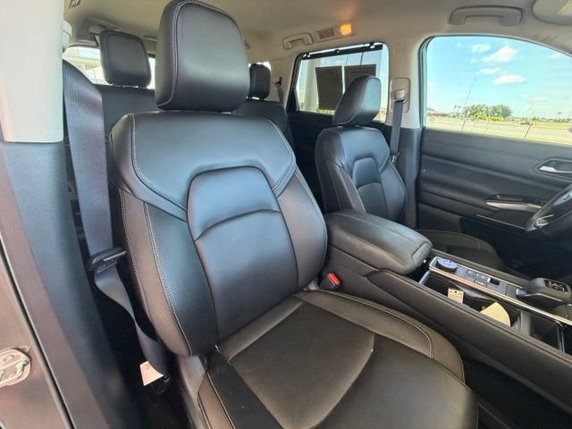 Used 2023 Nissan Pathfinder SL AWD/4WD image 31