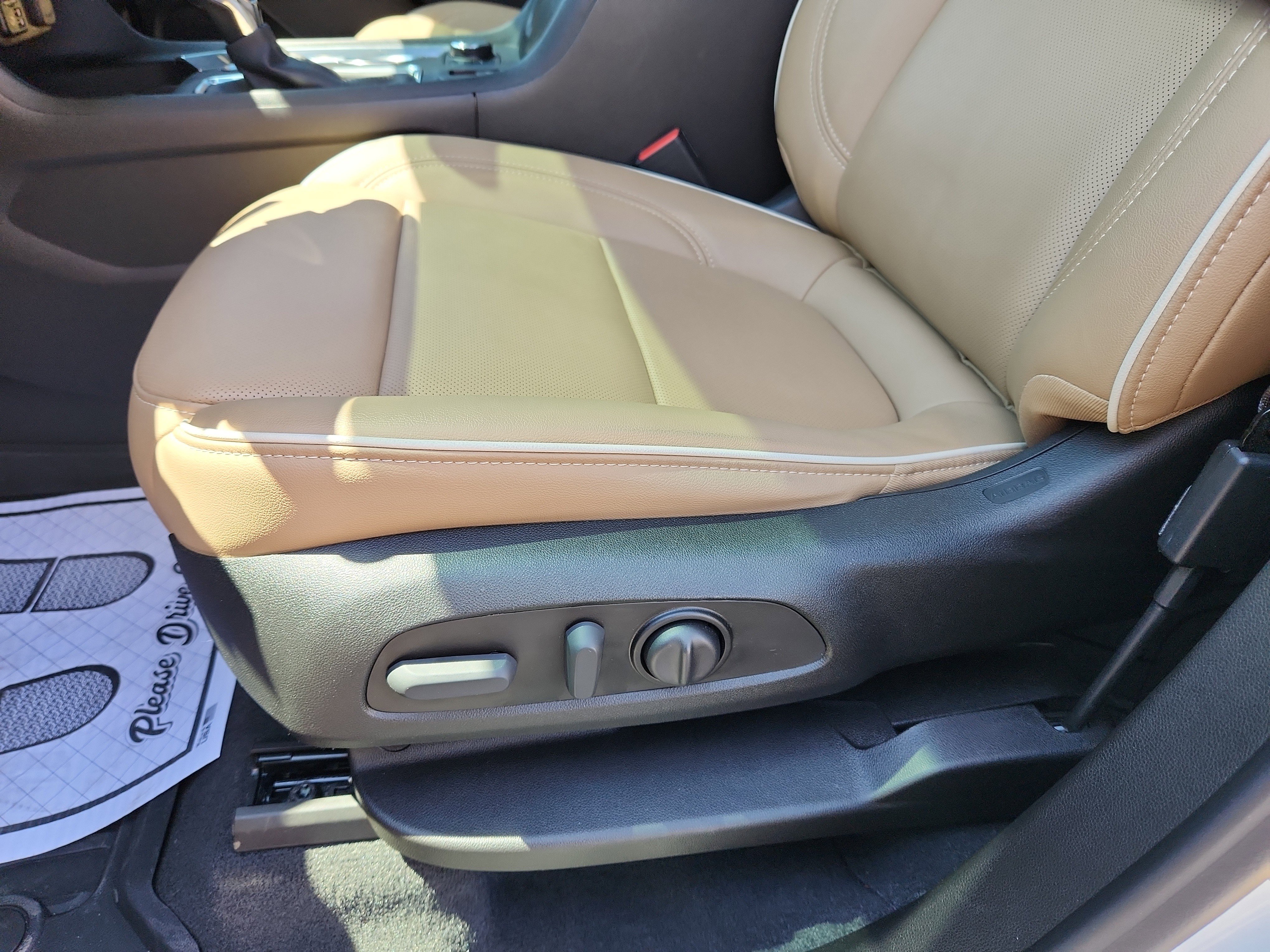 Used 2023 Chevrolet Traverse Premier w/ LPO, Floor Liner Package image 28