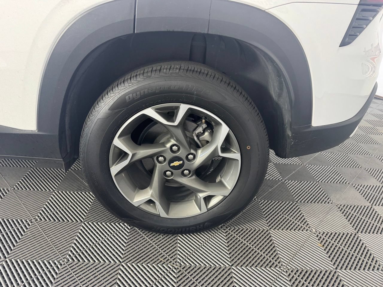 Used 2024 Chevrolet Trax LT FWD image 13
