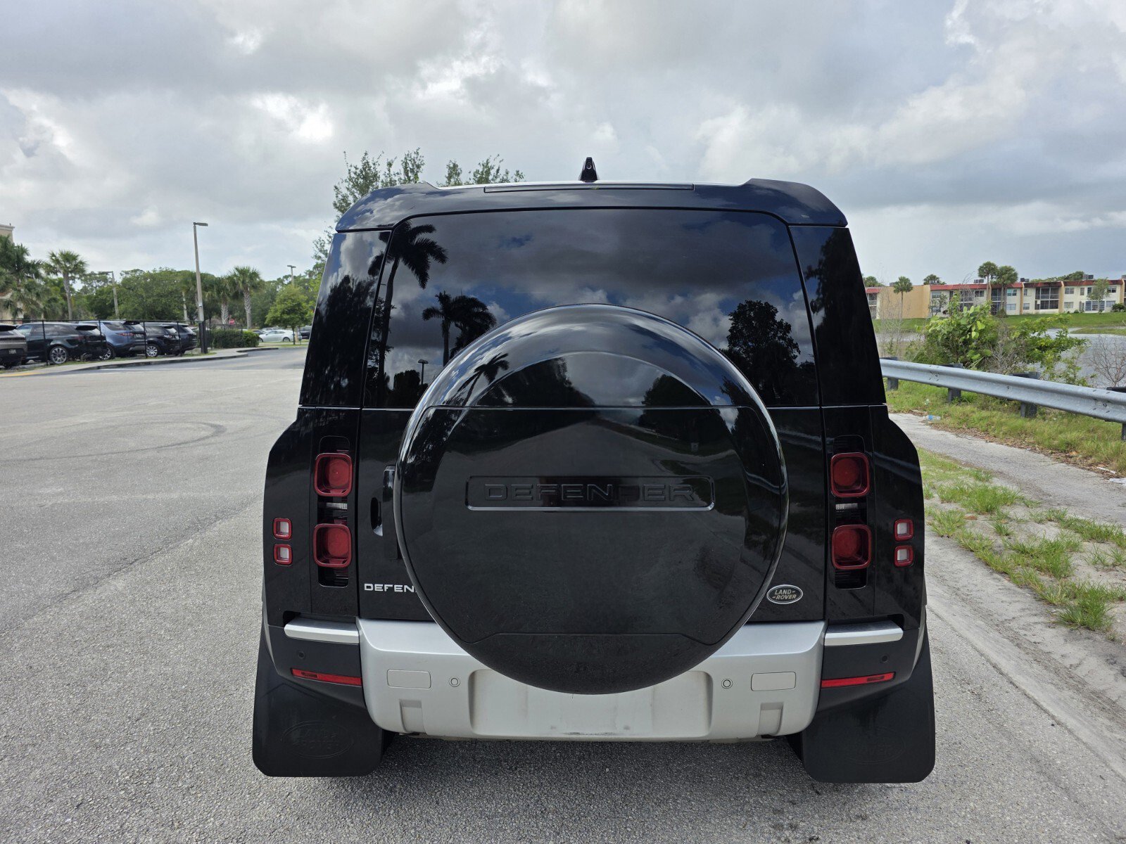Used 2020 Land Rover Defender 110 S AWD/4WD image 6