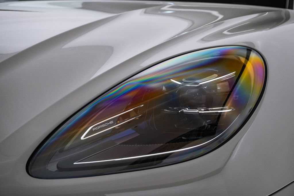 Certified 2024 Porsche Macan AWD/4WD image 7