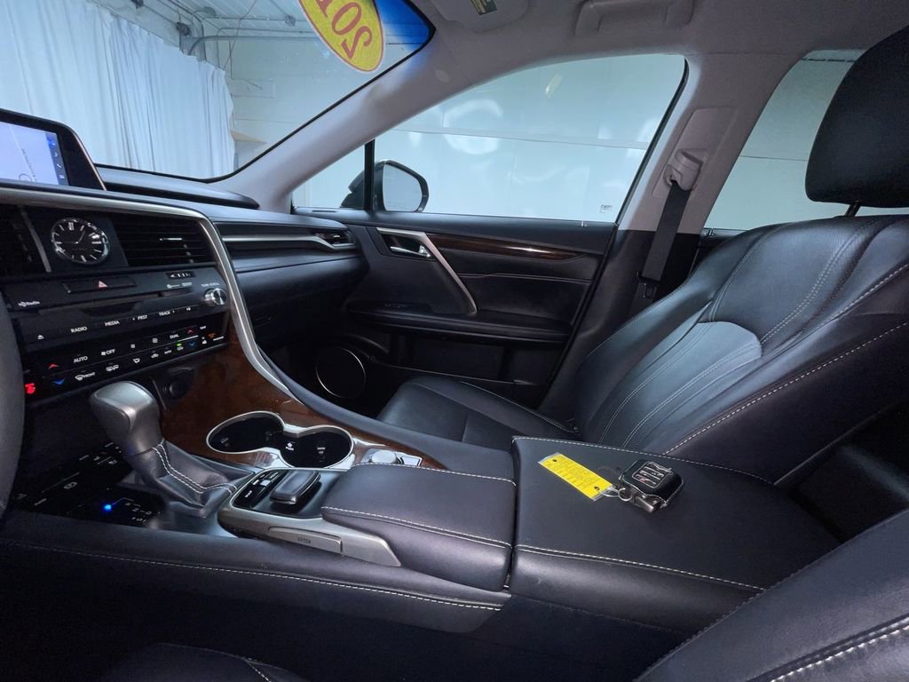 Used 2018 Lexus RX 450h AWD image 17