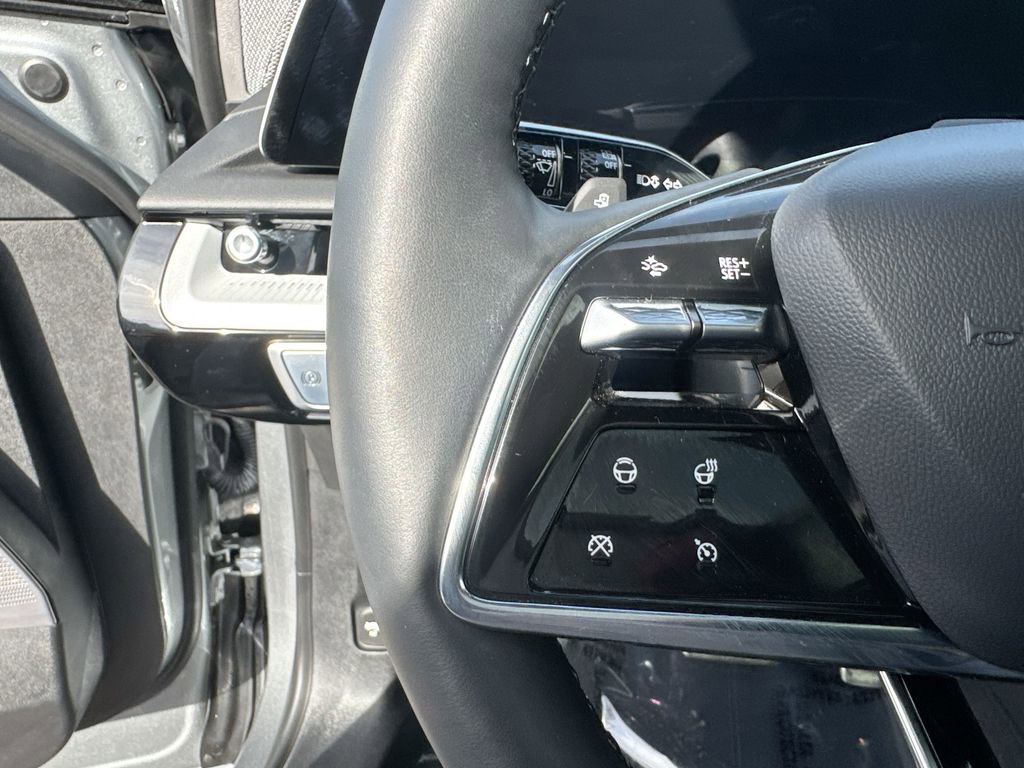 Used 2025 Cadillac Optiq Sport 2 image 17