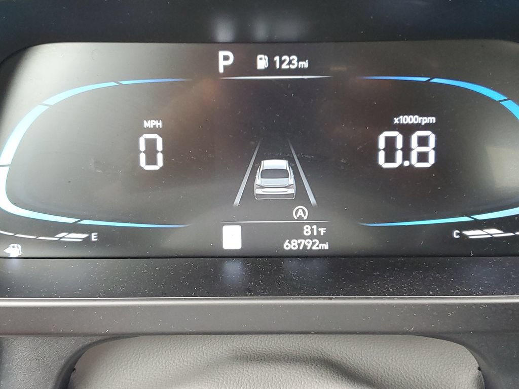 Used 2025 Hyundai Elantra SE FWD image 22