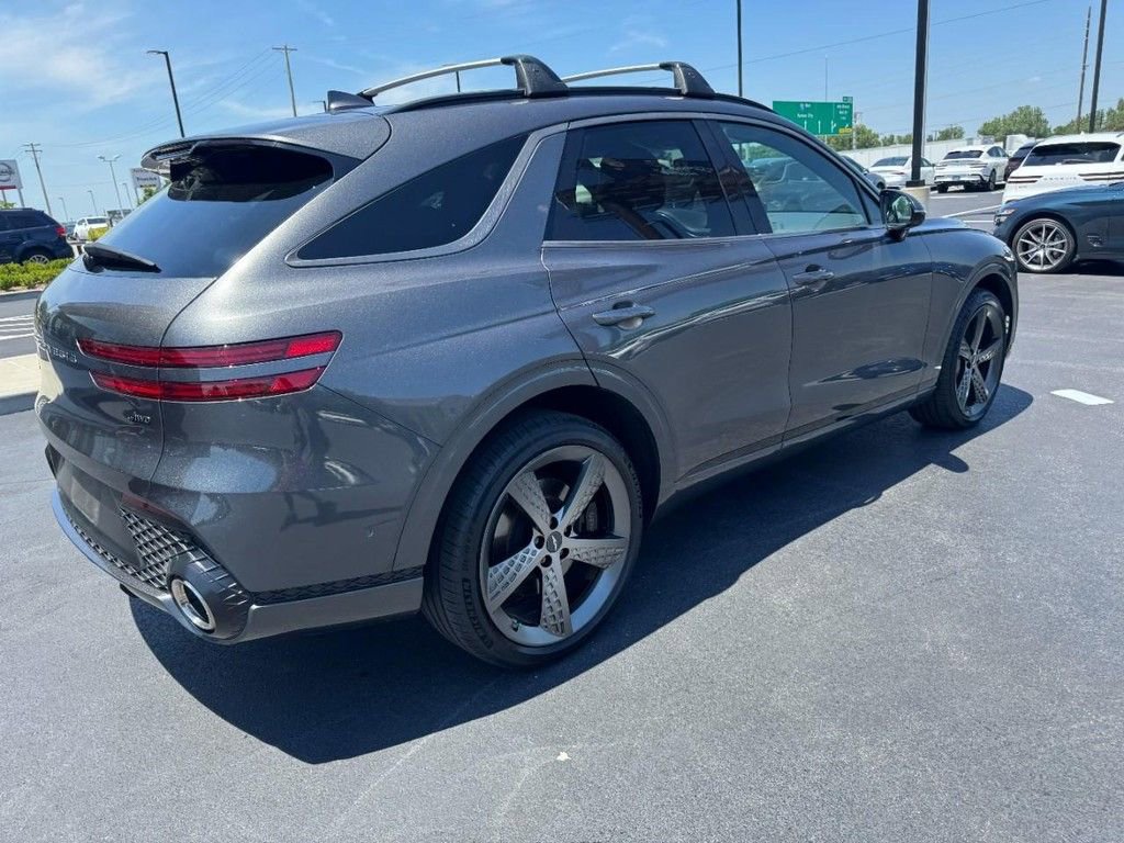 Used 2023 Genesis GV70 2.5T w/ Sport Prestige Package AWD/4WD image 3