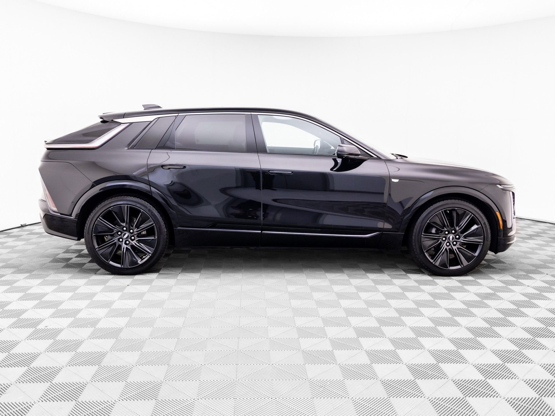 Certified 2024 Cadillac Lyriq Sport image 7