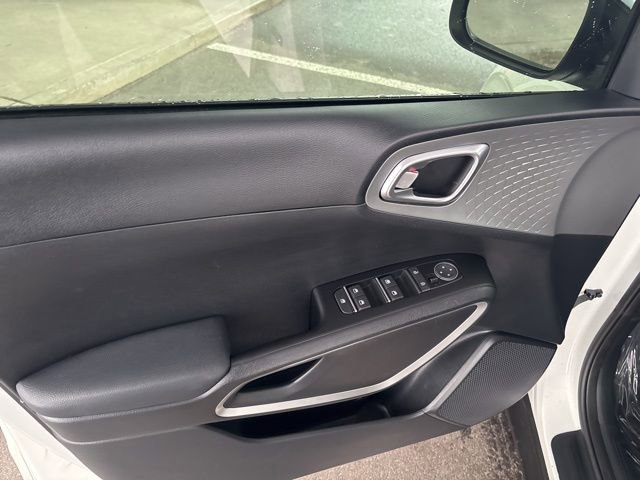 Used 2024 Kia Soul S image 12