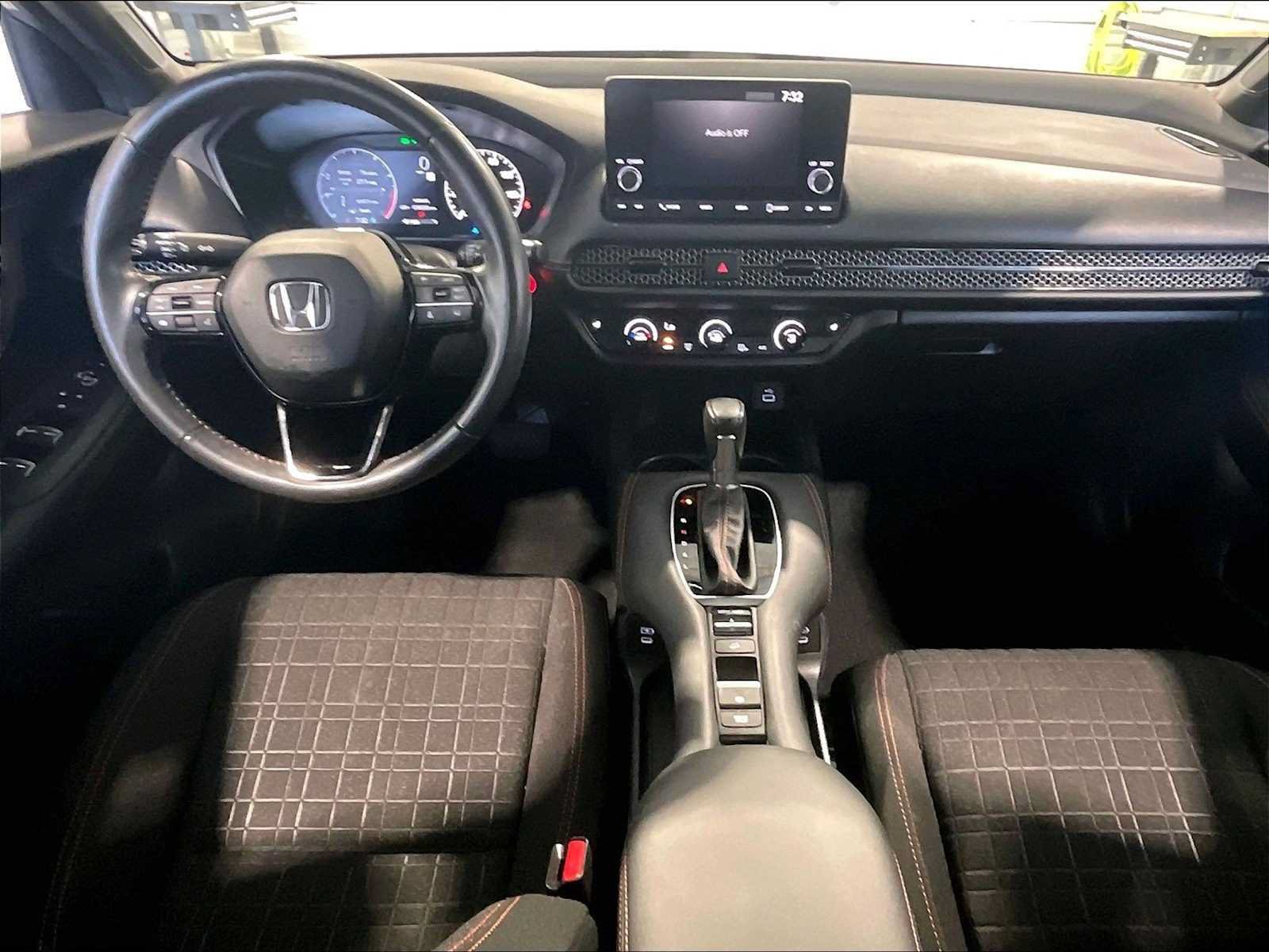 Used 2025 Honda HR-V Sport image 16