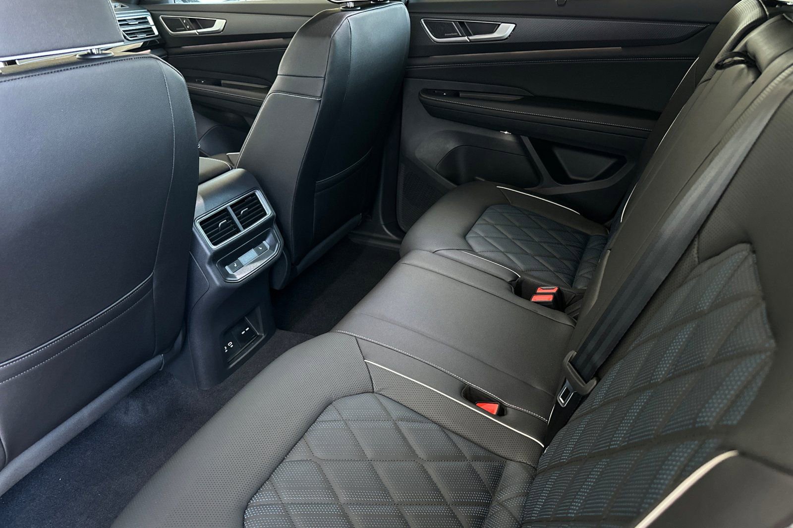 New 2026 Volkswagen Atlas Cross Sport SEL Premium R-Line image 12