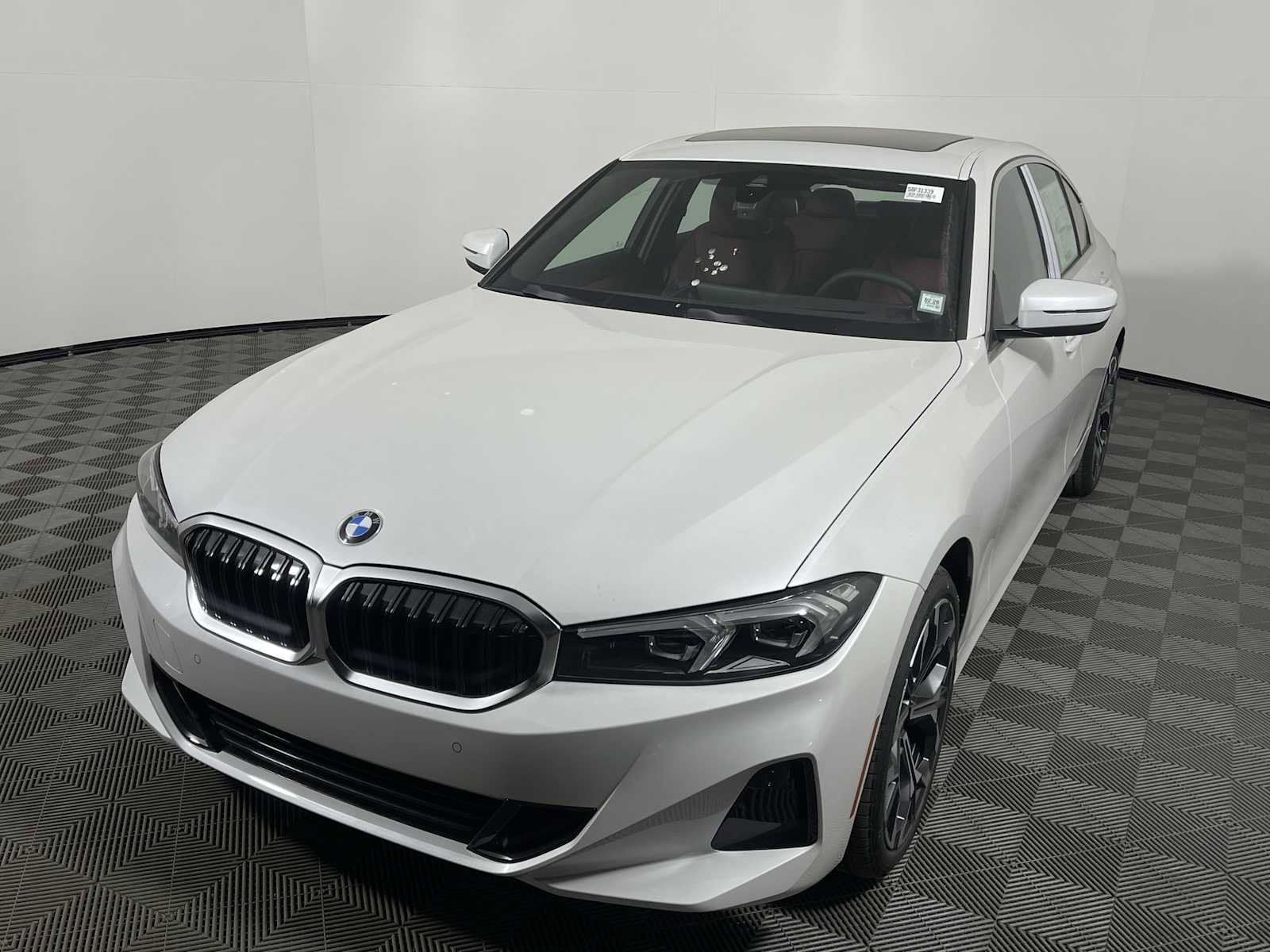 Used 2025 BMW 330i xDrive Sedan w/ Premium Package image 6