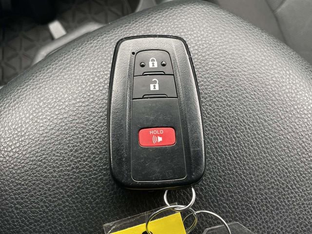 Used 2025 Toyota RAV4 XLE image 34