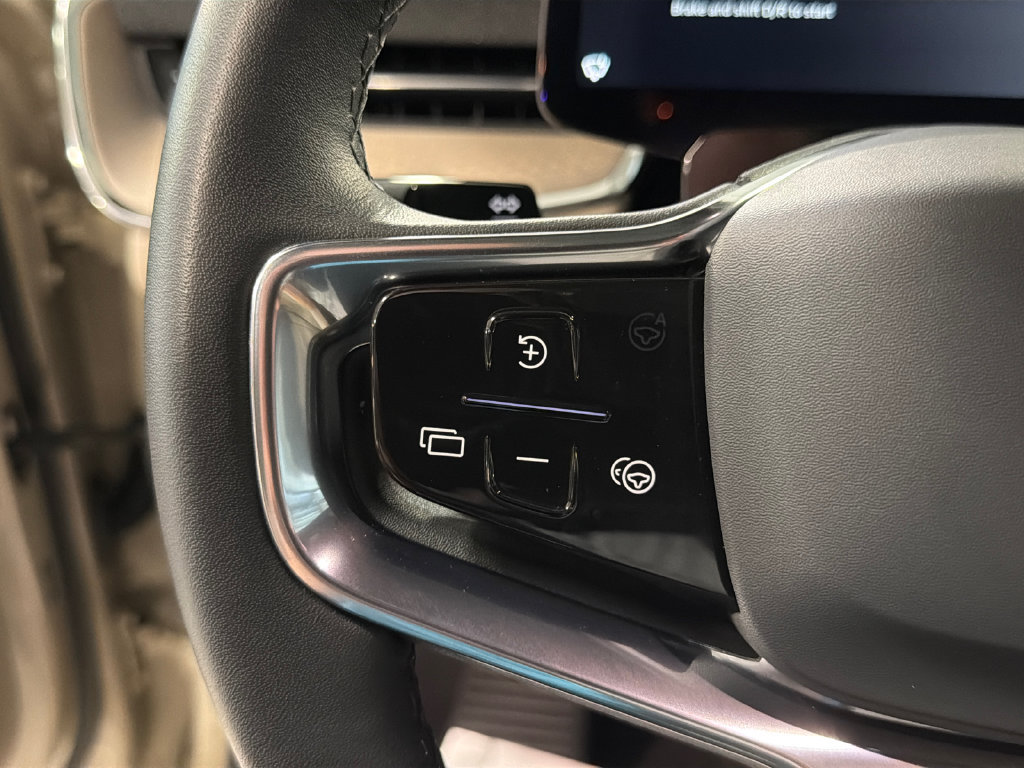 Certified 2025 Volvo EX90 Plus AWD/4WD image 13