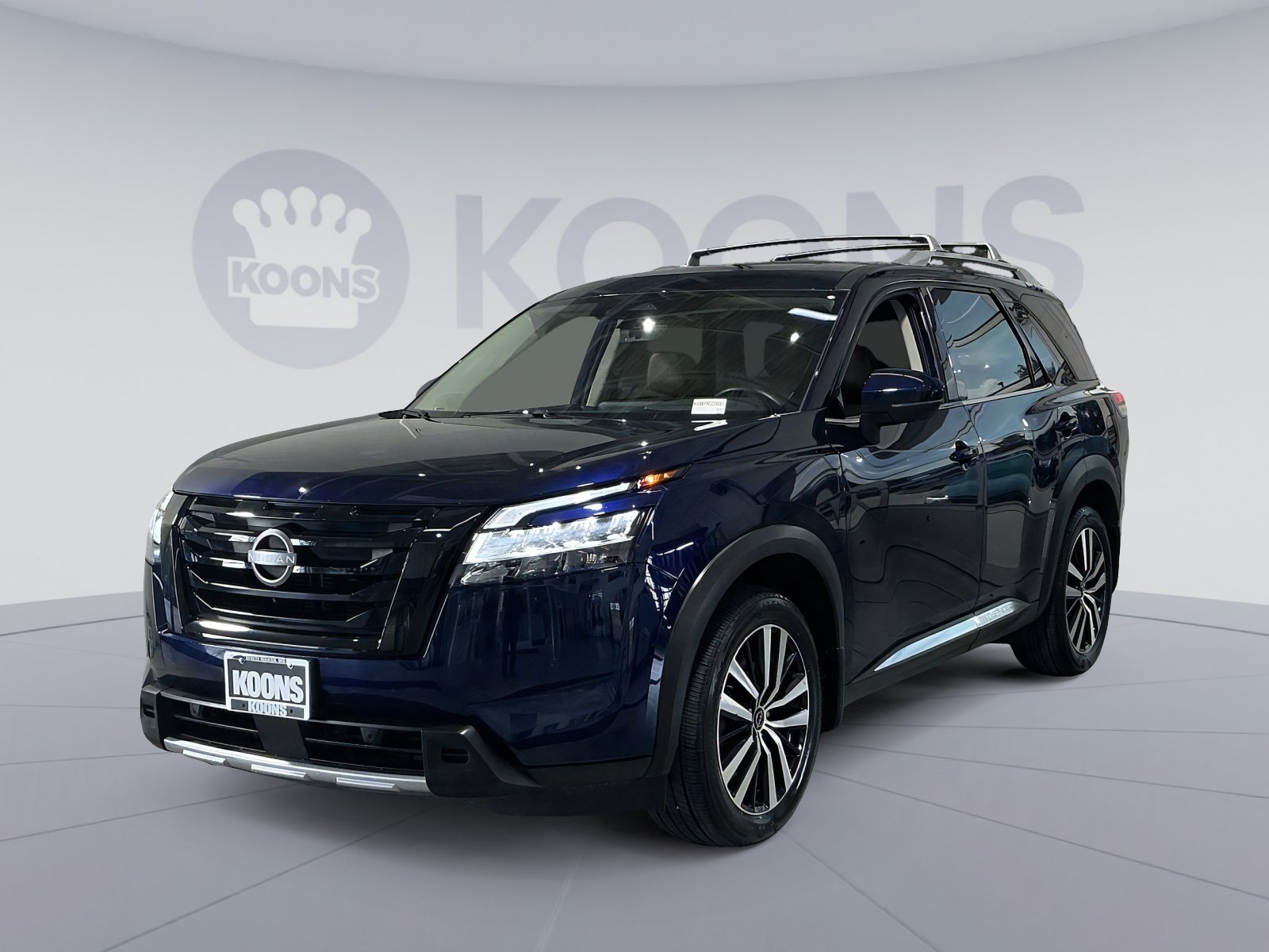 Used 2024 Nissan Pathfinder Platinum w/ Black Appearance Package AWD/4WD image 1