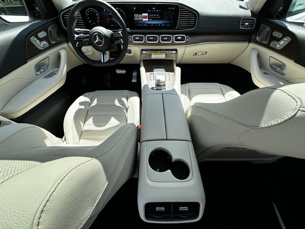 New 2026 Mercedes-Benz GLS 450 4MATIC image 27