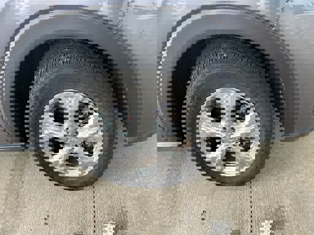 Used 2023 Honda HR-V LX image 40