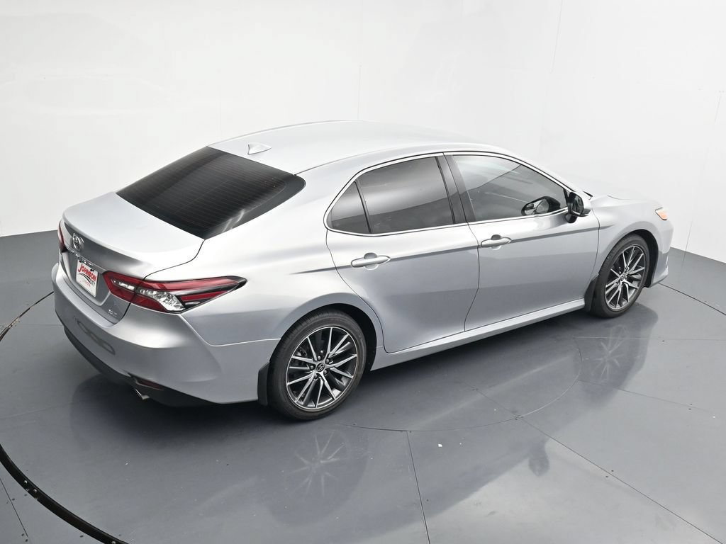 Used 2022 Toyota Camry XLE FWD image 30