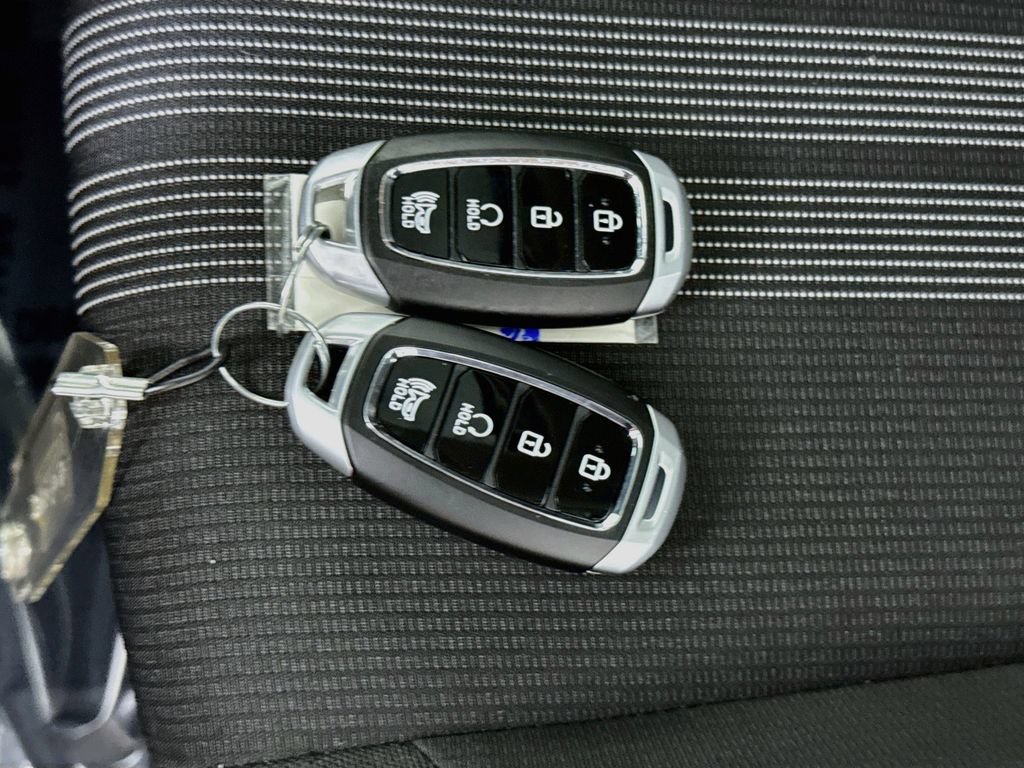 Certified 2024 Hyundai Venue SEL FWD image 33