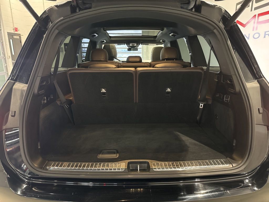 Used 2023 Mercedes-Benz GLS 450 4MATIC w/ AMG Line Exterior image 39