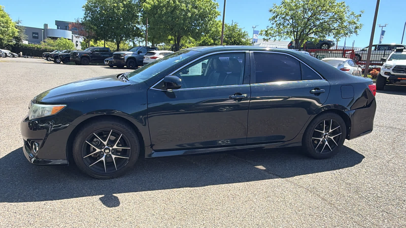 Used 2013 Toyota Camry SE FWD image 8