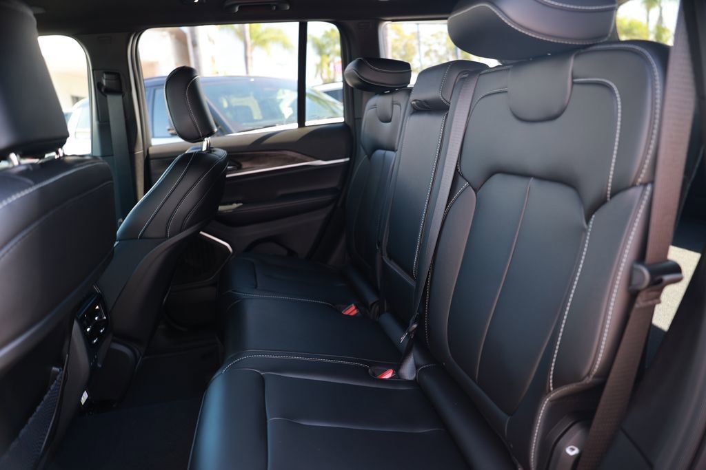 New 2026 Jeep Grand Cherokee Limited image 30