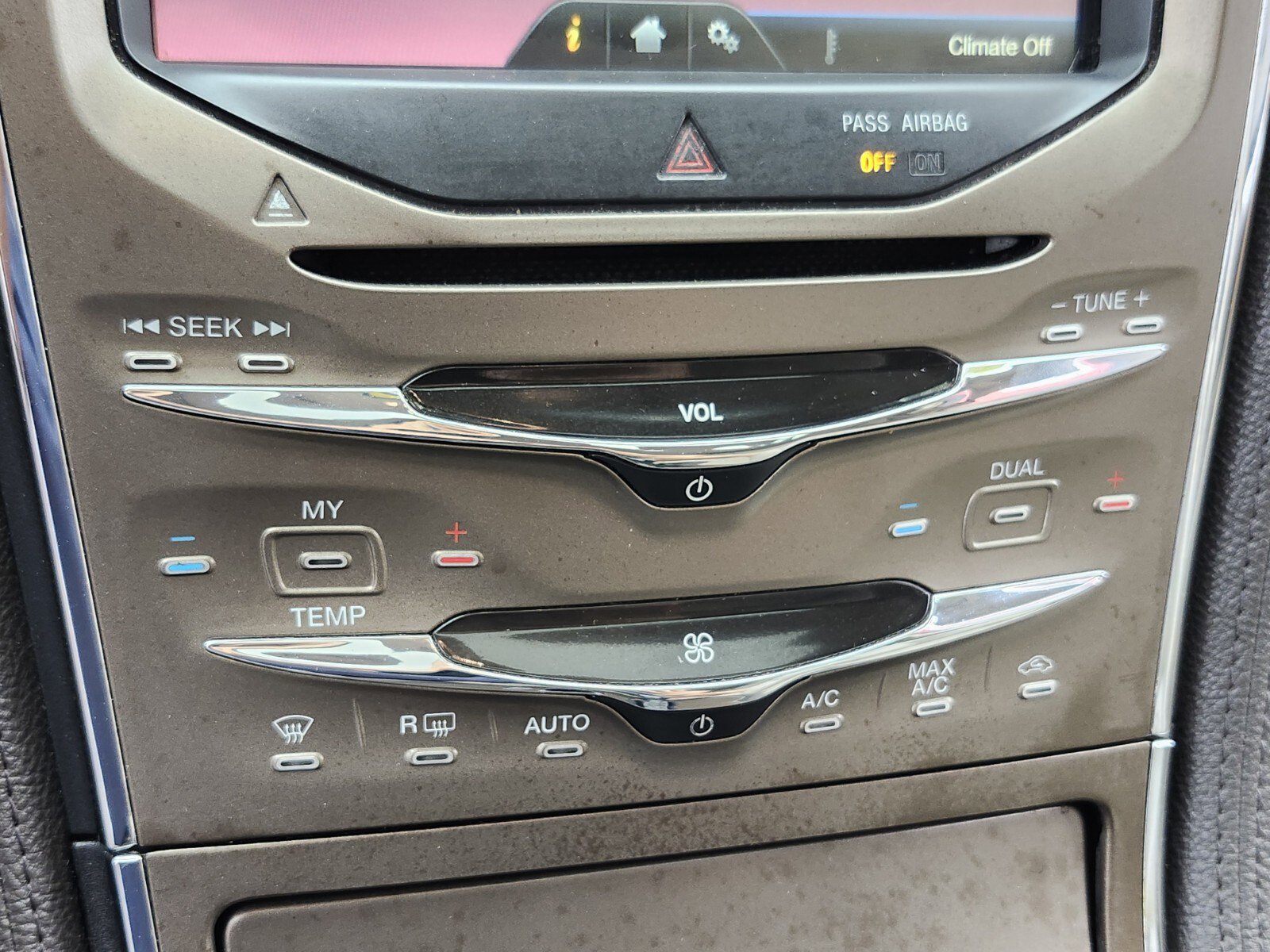 Used 2011 Lincoln MKX 2WD w/ 102A Rapid Spec Order Code image 21