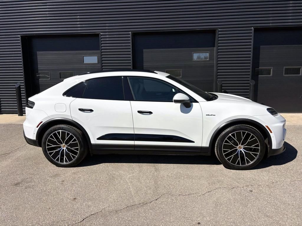 Used 2024 Porsche Macan 4 Electric image 11