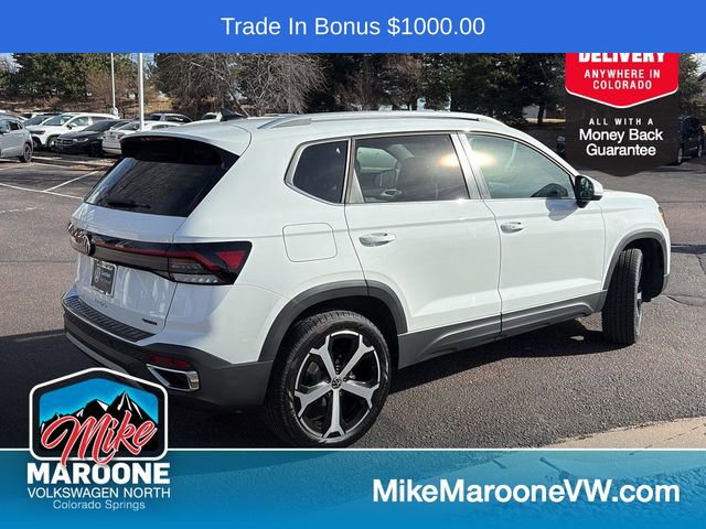 Certified 2025 Volkswagen Taos SEL image 9