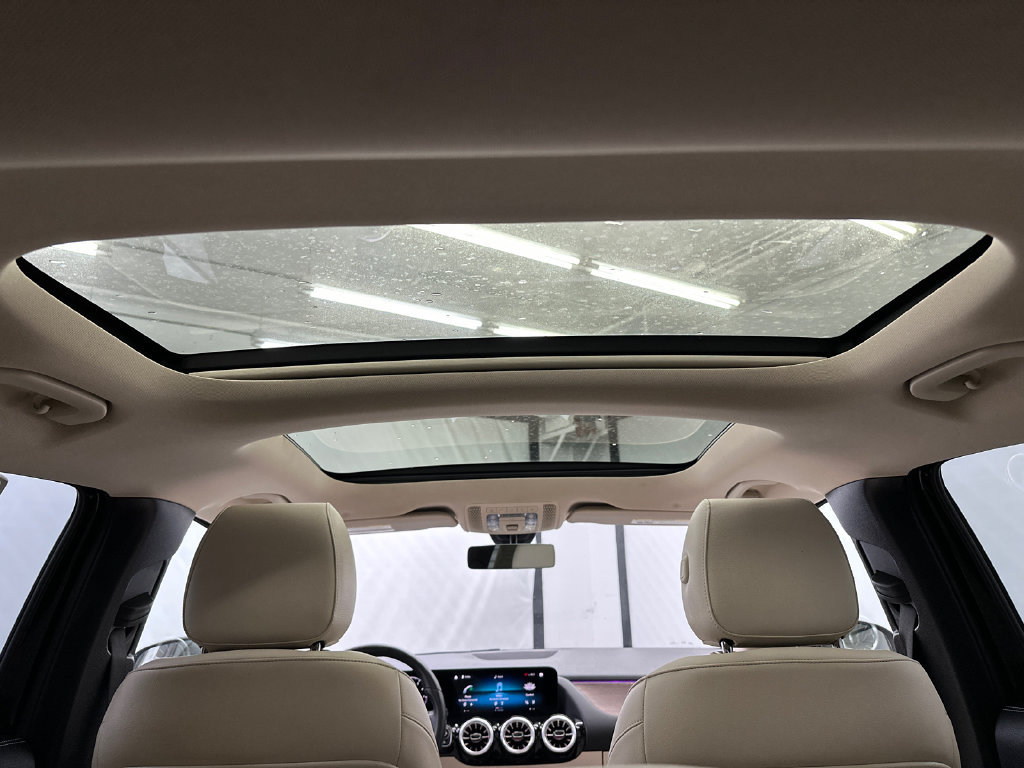 Used 2023 Mercedes-Benz GLA 250 4MATIC w/ Premium Package image 21