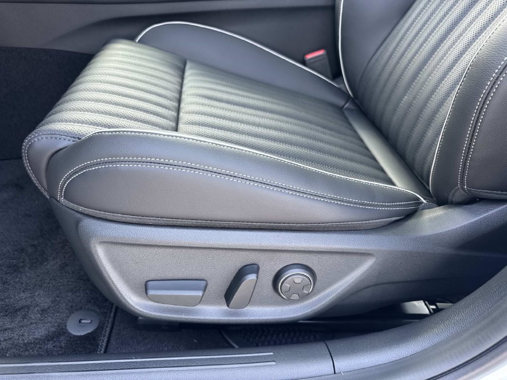 New 2026 Genesis G70 2.5T Prestige RWD image 18