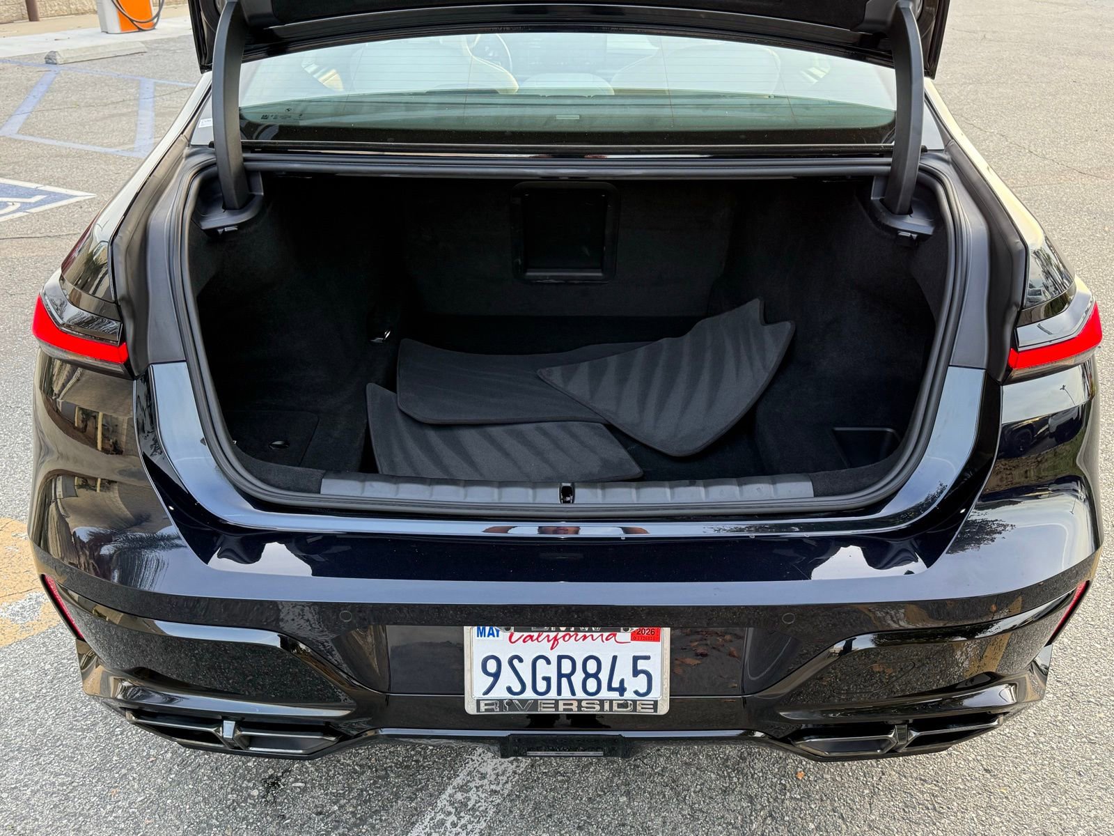 Used 2025 BMW 760i xDrive image 17