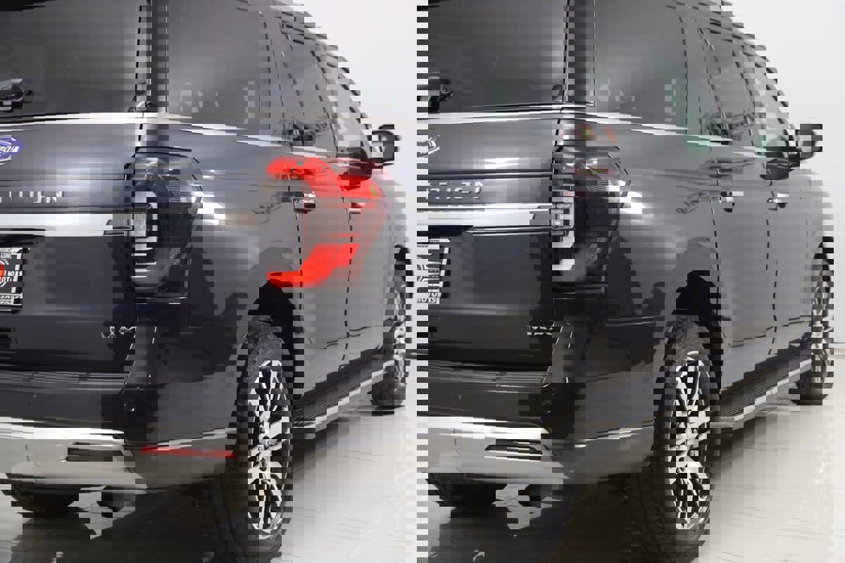 Used 2022 Ford Expedition Max Limited AWD/4WD image 46