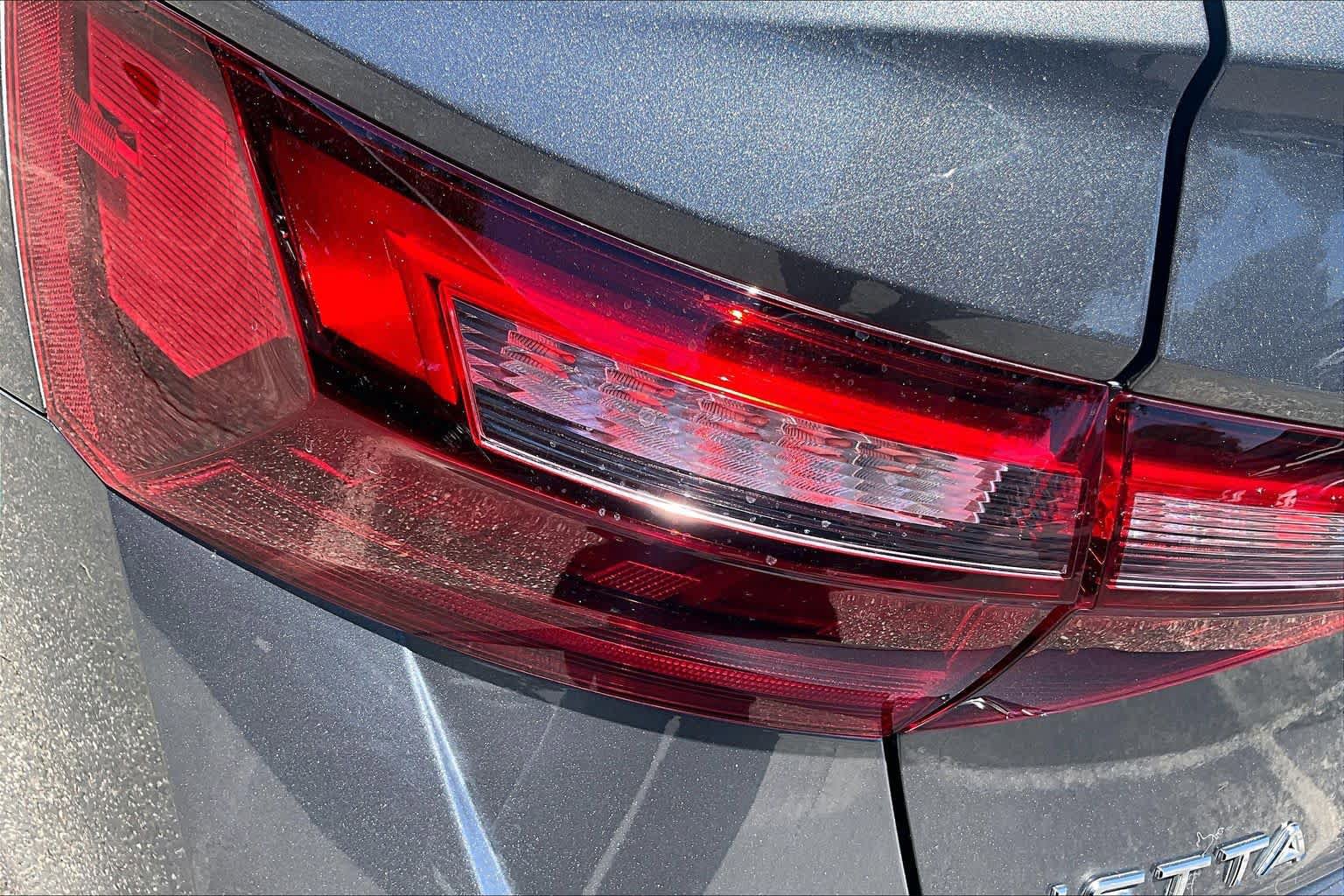 Used 2024 Volkswagen Jetta SE FWD image 29