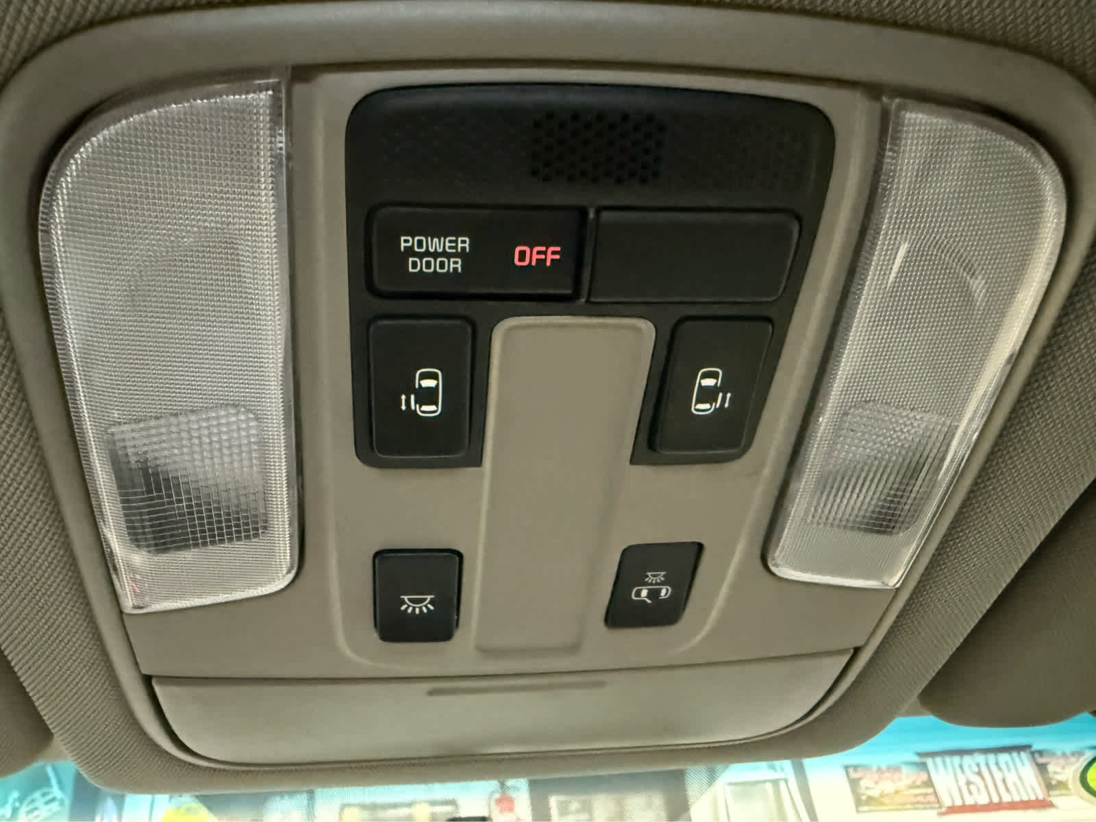 Used 2021 Kia Sedona LX image 32