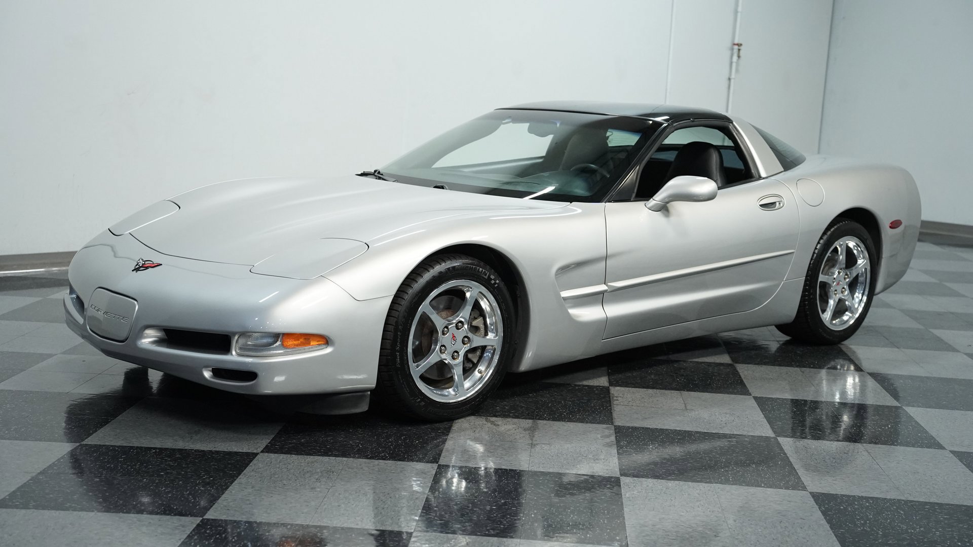 Used 2004 Chevrolet Corvette Coupe w/ Preferred Equipment Group image 6
