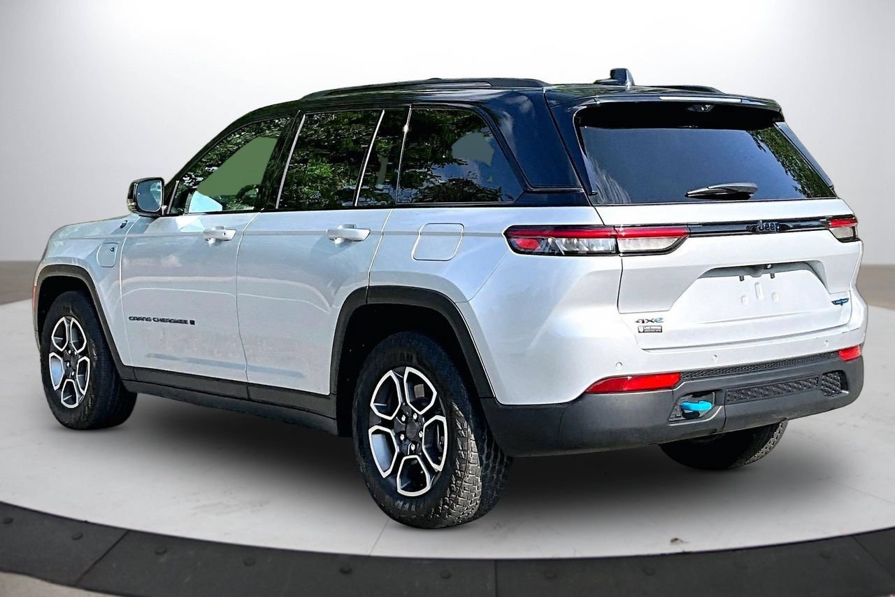 Used 2023 Jeep Grand Cherokee Trailhawk w/ Advanced Protech Group II AWD/4WD image 7