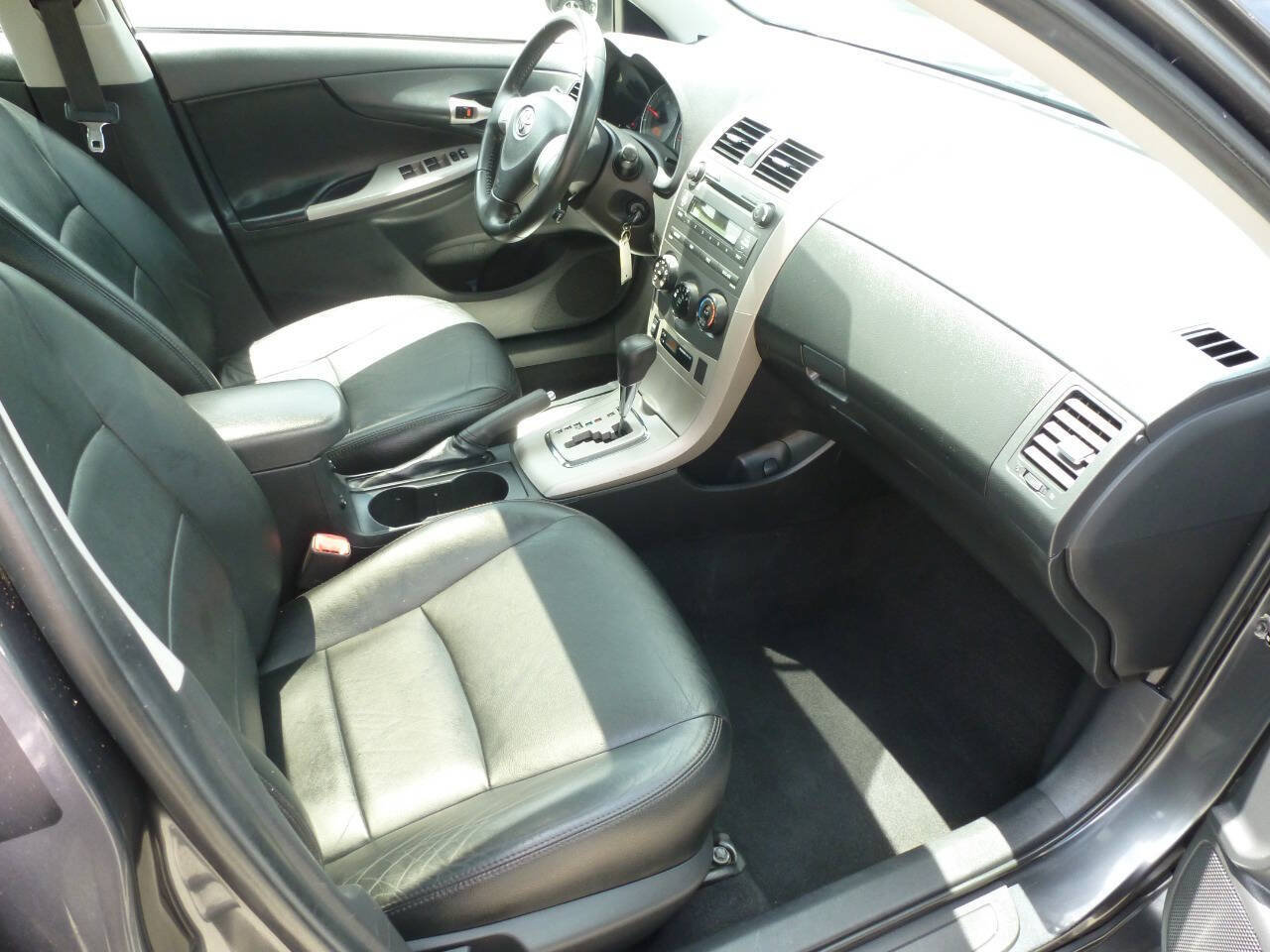 Used 2010 Toyota Corolla S FWD image 23