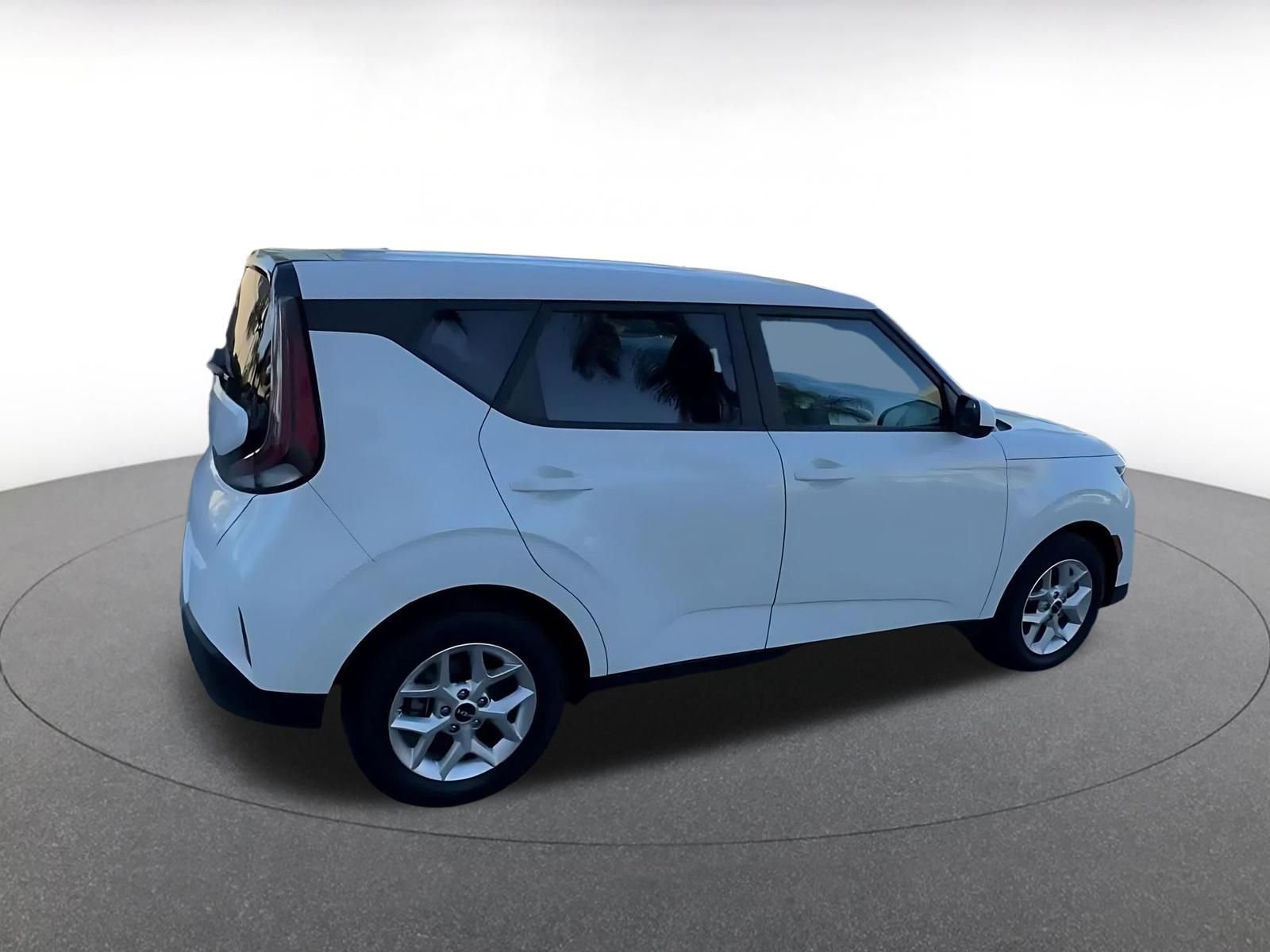 Used 2025 Kia Soul LX w/ LX Technology Package image 15