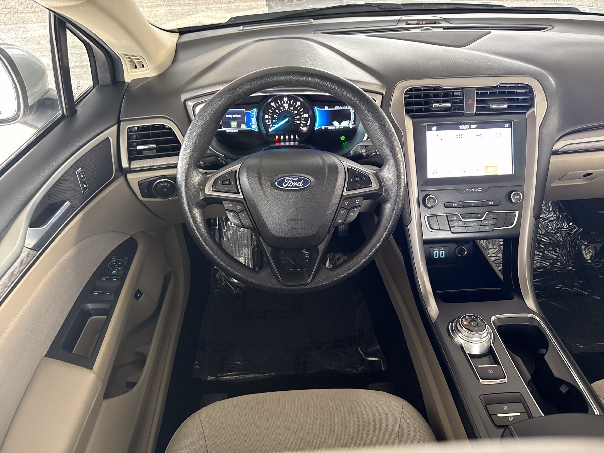 Used 2019 Ford Fusion SE FWD image 15