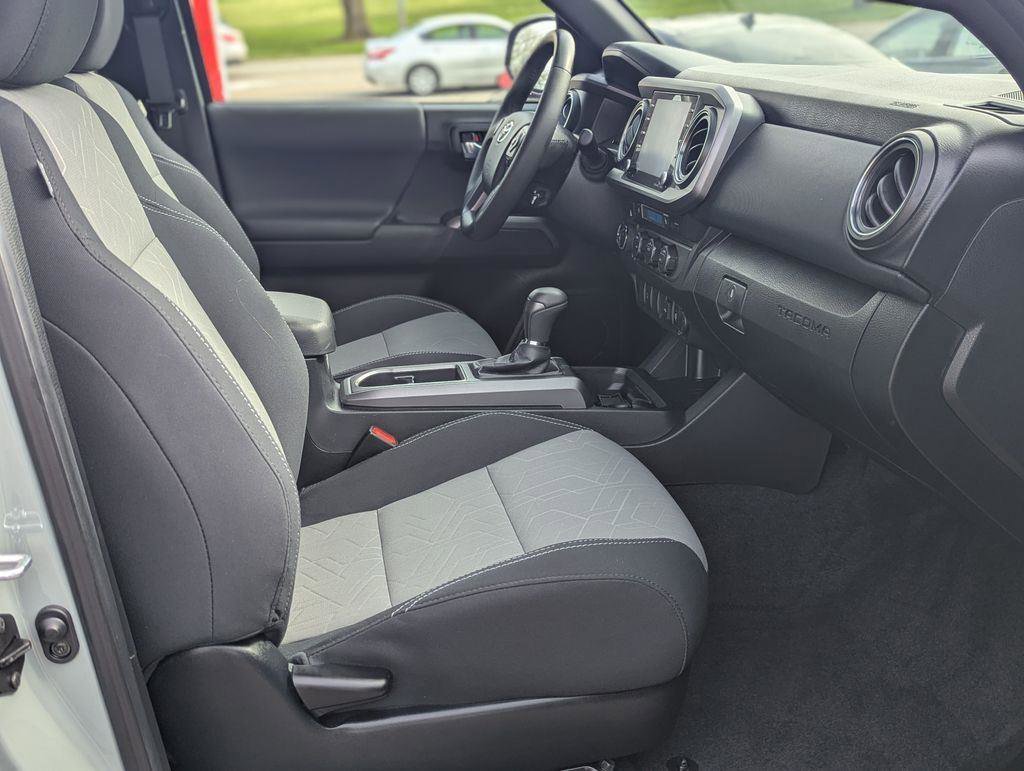 Used 2023 Toyota Tacoma TRD Off-Road w/ TRD Premium Off Road Package image 29