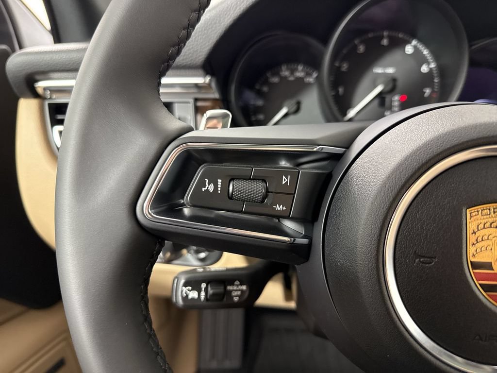 New 2026 Porsche Macan AWD/4WD image 37