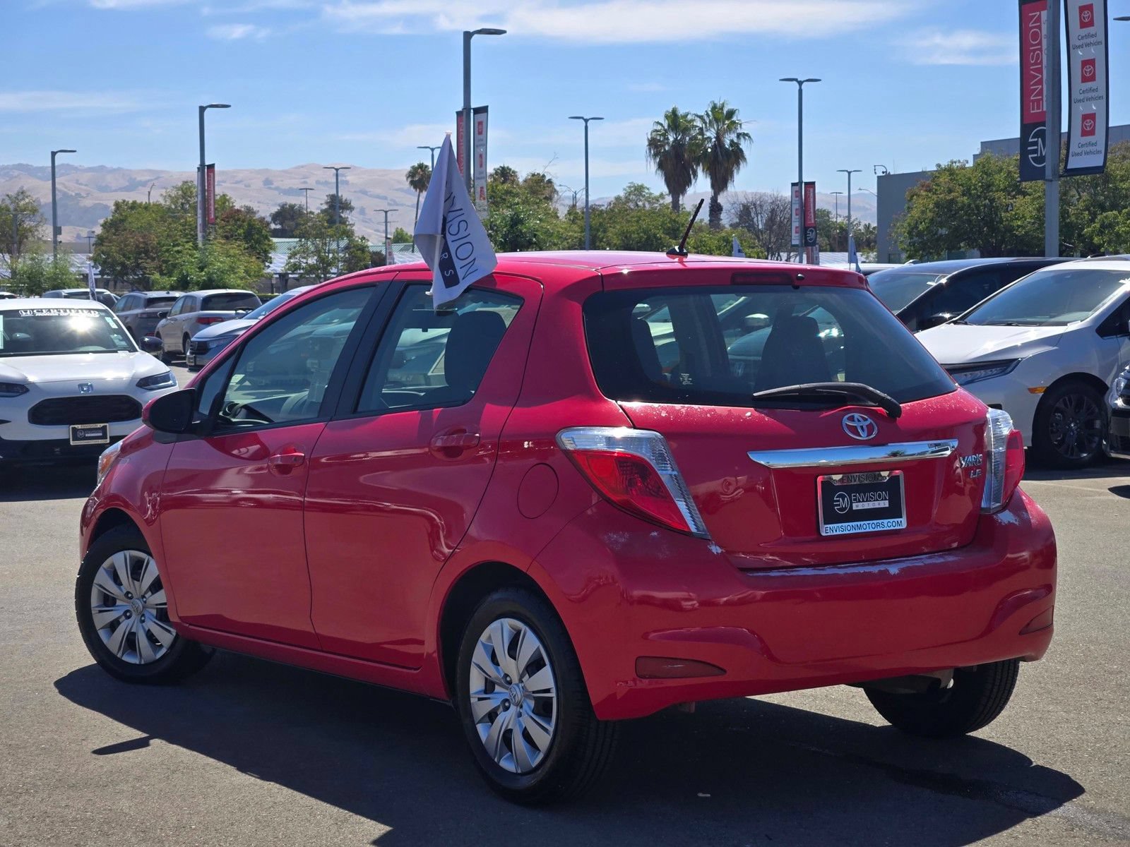 Used 2014 Toyota Yaris LE FWD image 5