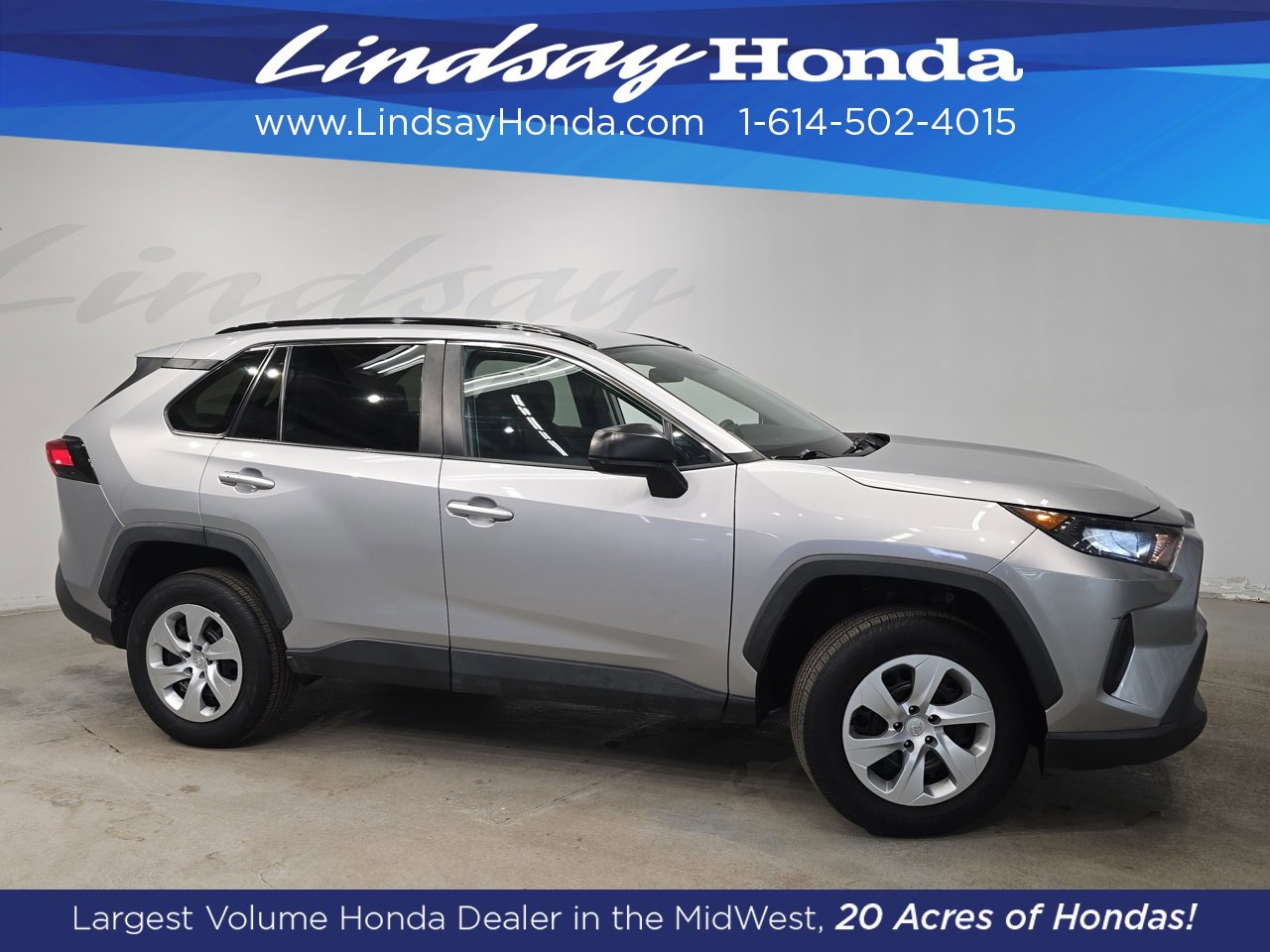 Used 2021 Toyota RAV4 LE image 3