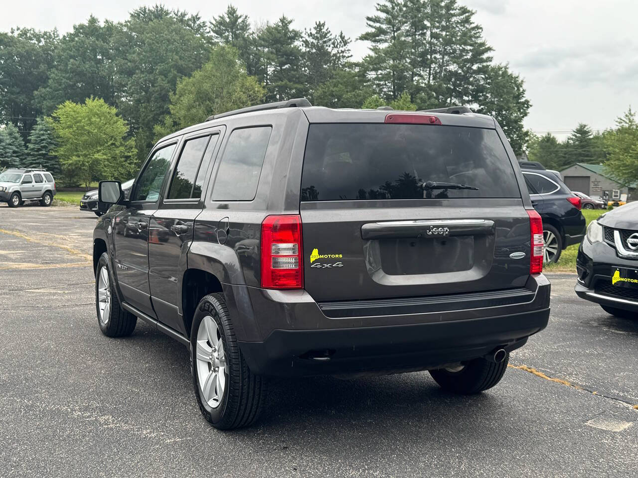 Used 2017 Jeep Patriot Latitude w/ Sun/Sound Group AWD/4WD image 4