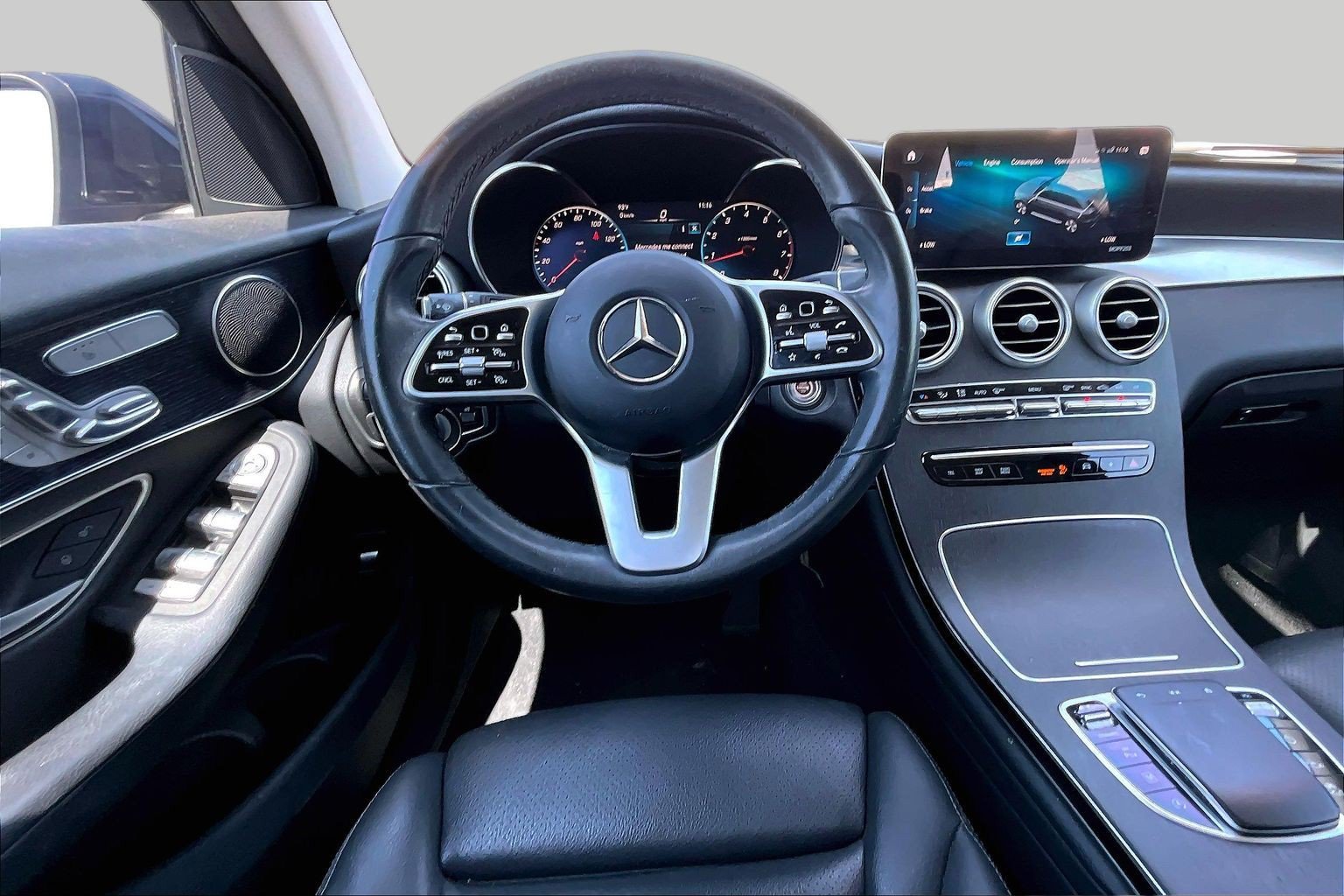 Used 2022 Mercedes-Benz GLC 300 image 3