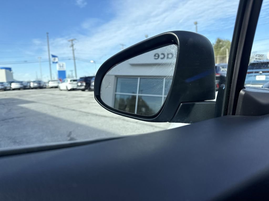 Used 2020 Toyota C-HR XLE image 20