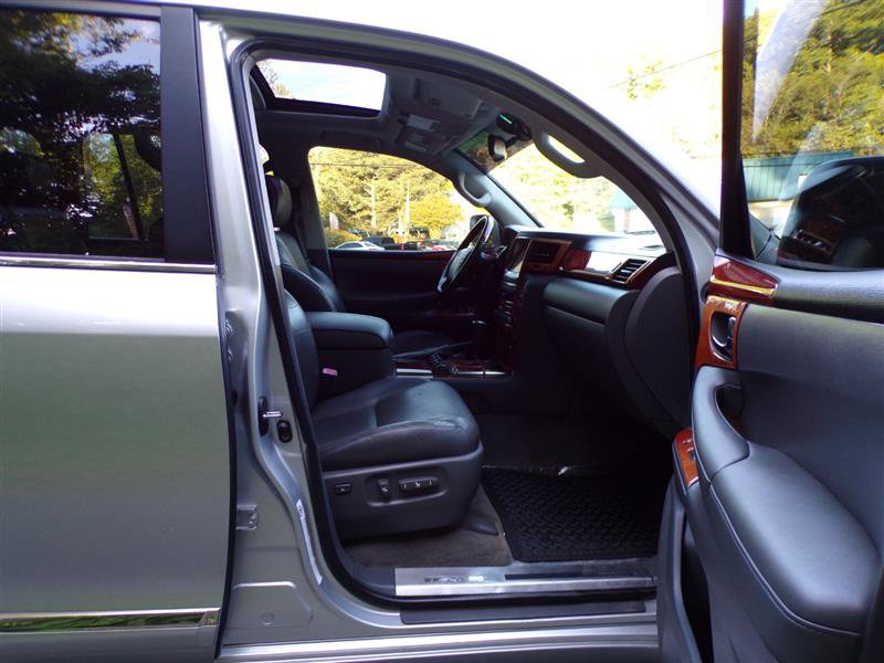 Used 2009 Lexus LX 570 4WD image 17