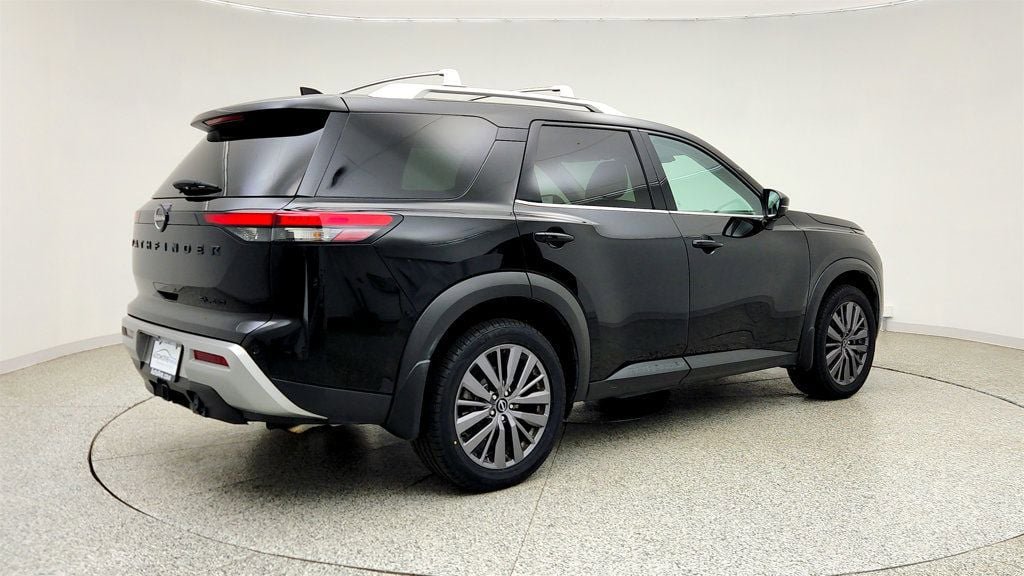 Used 2023 Nissan Pathfinder SL w/ SL Premium Package AWD/4WD image 5