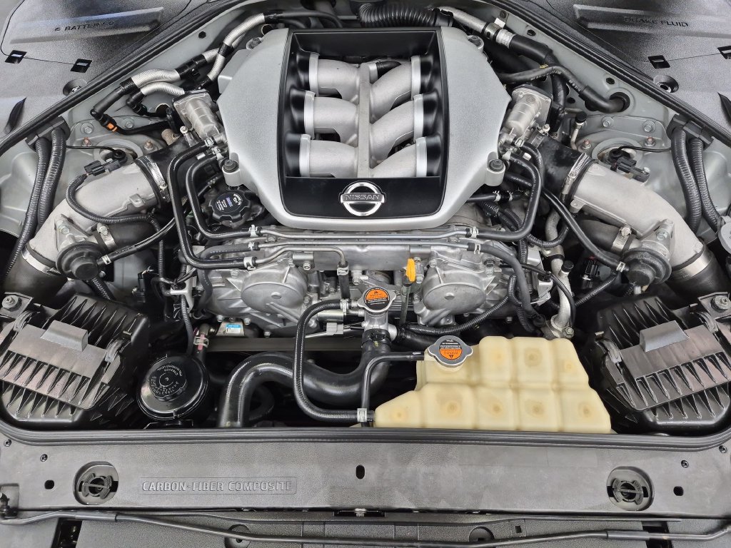 Used 2009 Nissan GT-R Premium AWD/4WD image 30